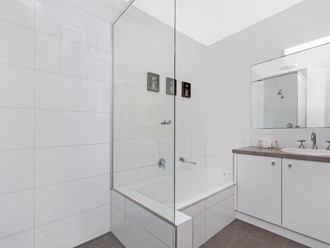 Blue Vista - Palm Beach Accommodation 1