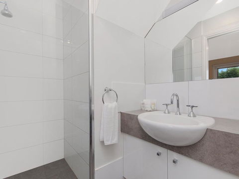 Blue Vista - Palm Beach Accommodation 3