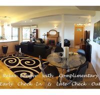 Blue with a View - Palm Beach Accommodation