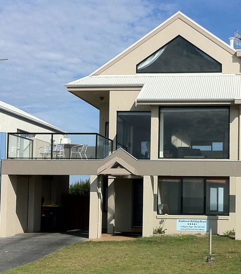 Boathouse Holiday House - Palm Beach Accommodation 3