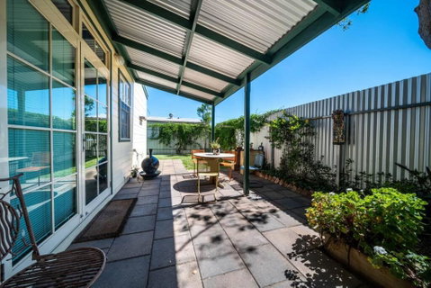 The Spotted Cow,city Fringe,pet Friendly-Free Wine - Palm Beach Accommodation 3