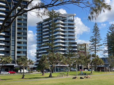 X Kirra Apartments - Palm Beach Accommodation 3