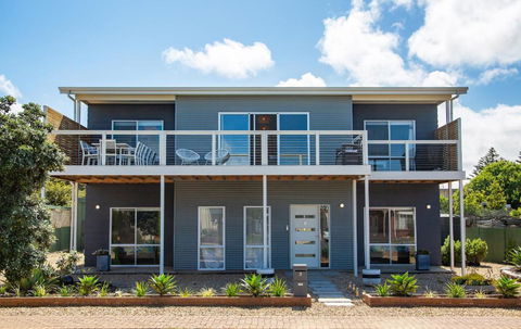 Xanadu - Aldinga Beach - C21 SouthCoast Holidays - Palm Beach Accommodation 0