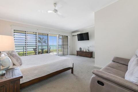 Absolute Beachfront Bliss-Best Location In Darwin - Palm Beach Accommodation 0