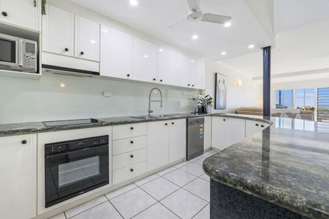 Absolute Beachfront Bliss-Best Location In Darwin - Palm Beach Accommodation 4