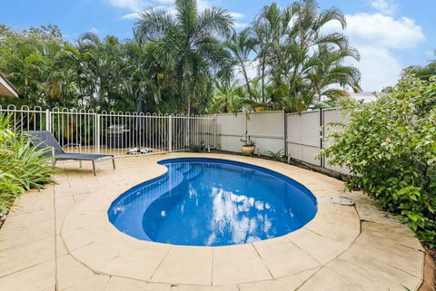 Ah Mat Bungalow - Tropical Darwin Stay With Pool - Palm Beach Accommodation 0