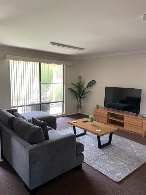 Alice Village - Palm Beach Accommodation 0