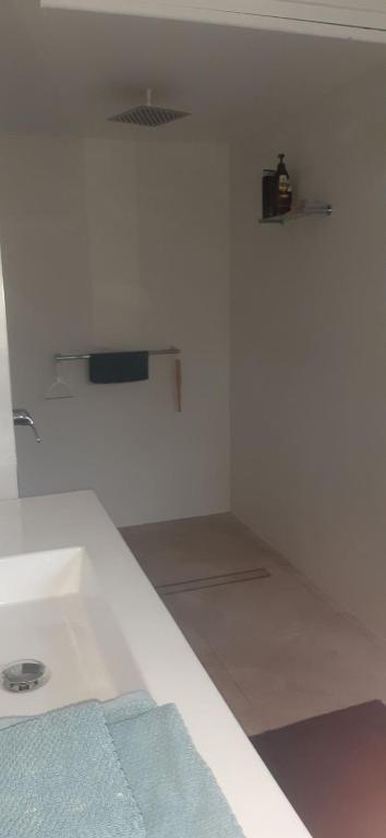 Alinta Accommodation - Palm Beach Accommodation 0