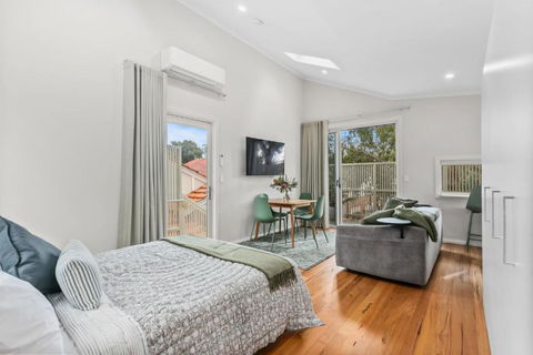 WILL56 - Gumtree Studio - Palm Beach Accommodation 2