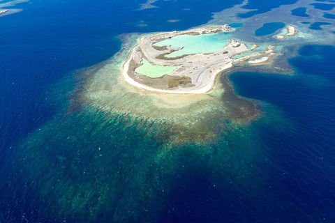 Abrolhos Islands Fixed-Wing Scenic Flight - Palm Beach Accommodation 4