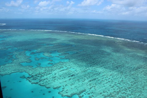 Reef And Island Scenic Flight From Airlie Beach - Palm Beach Accommodation 1