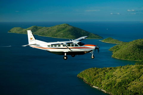 Reef And Island Scenic Flight From Airlie Beach - Palm Beach Accommodation 3